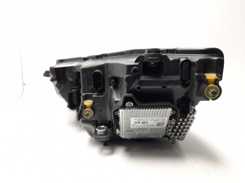 Recambio de faro derecho para skoda octavia iv (nx3, nn3, pv3) 2.0 tdi referencia OEM IAM 5E4941010  