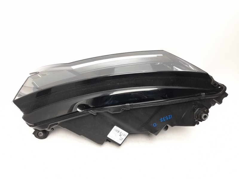 Recambio de faro derecho para skoda octavia iv (nx3, nn3, pv3) 2.0 tdi referencia OEM IAM 5E4941010  