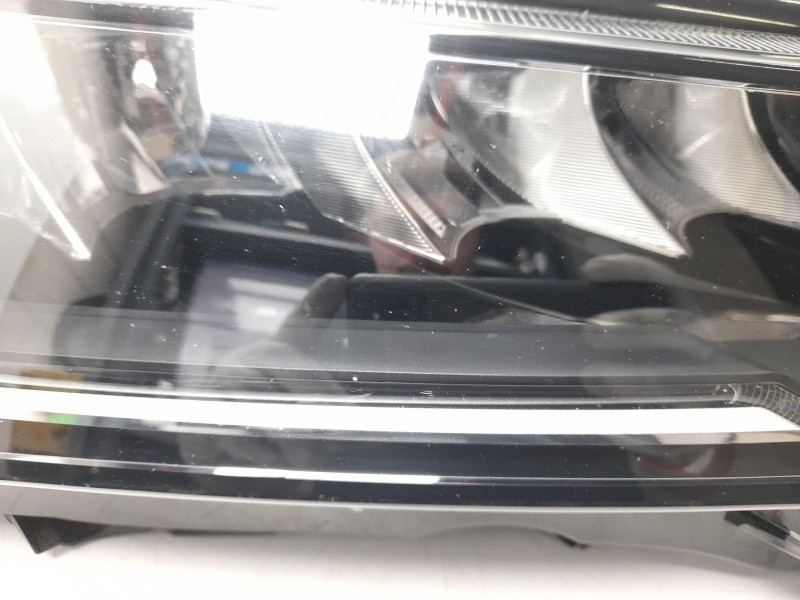 Recambio de faro derecho para skoda octavia iv (nx3, nn3, pv3) 2.0 tdi referencia OEM IAM 5E4941010  