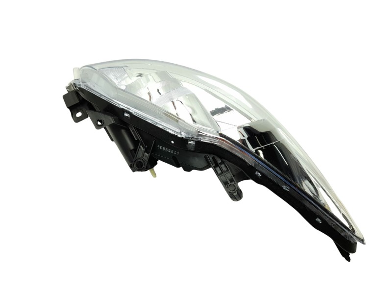Recambio de faro derecho para toyota auris active referencia OEM IAM 8117002540  108907301/11901402/3730021/TY3524914