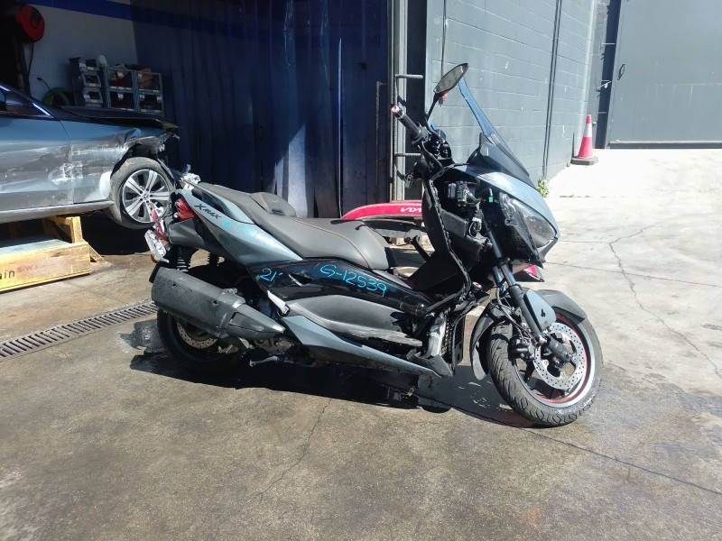 yamaha x-max del año 2021