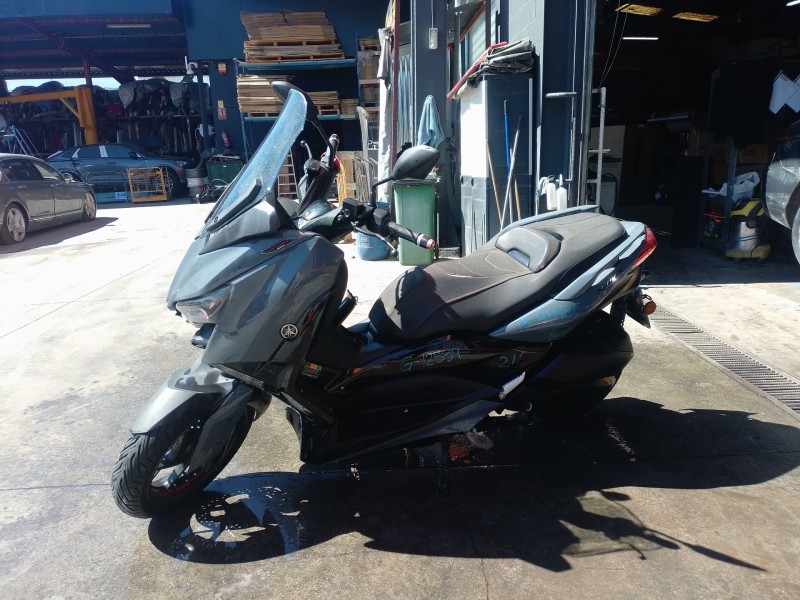 yamaha x-max del año 2021