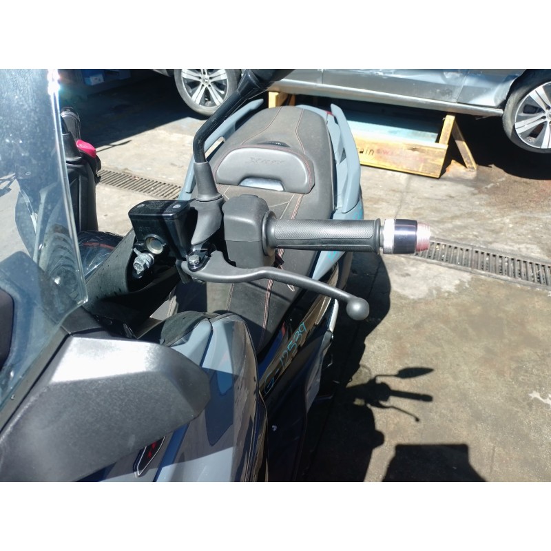 Recambio de maneta exterior delantera izquierda para yamaha x-max x-max 300 (sh14) referencia OEM IAM   