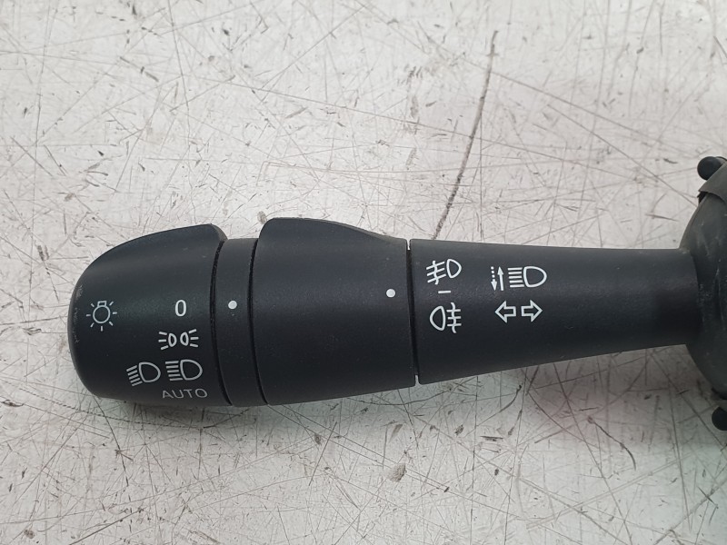 Recambio de mando intermitentes para renault clio iv grandtour (kh_) 0.9 tce 90 referencia OEM IAM 255675887R  