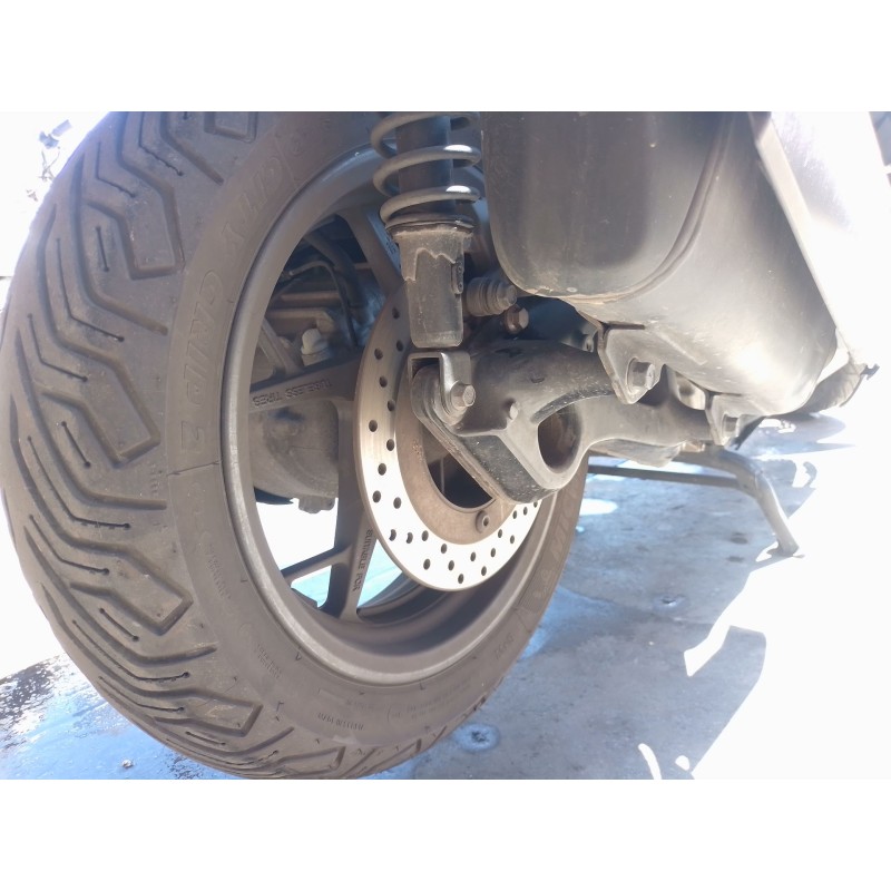 Recambio de disco de freno trasero para yamaha x-max x-max 300 (sh14) referencia OEM IAM   