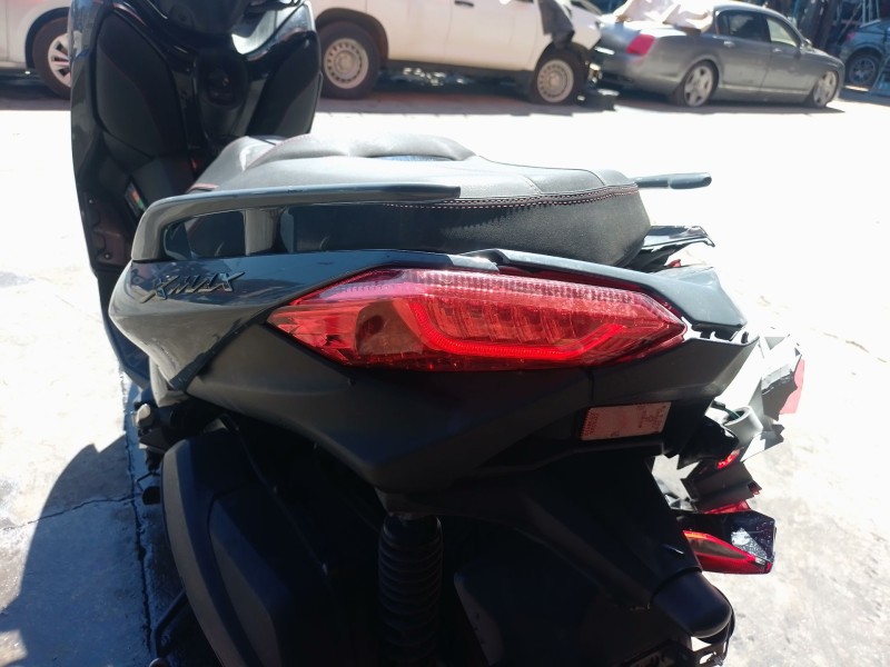 Recambio de piloto trasero izquierdo para yamaha x-max x-max 300 (sh14) referencia OEM IAM   