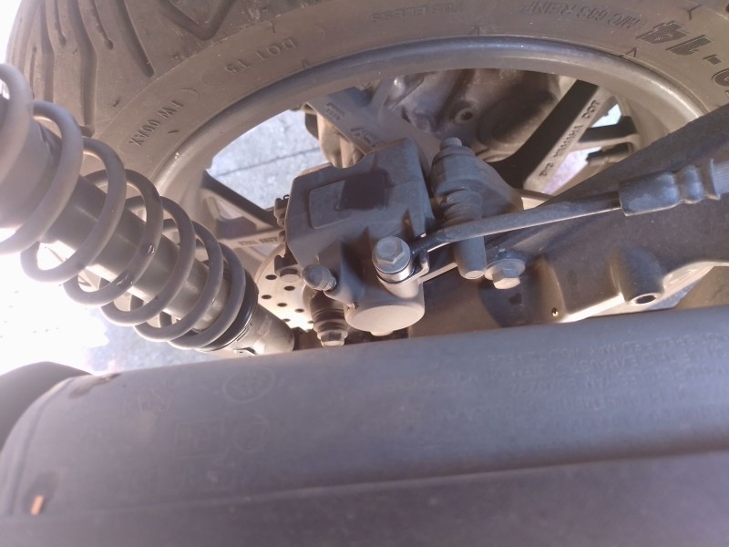 Recambio de pinza de freno trasera derecha para yamaha x-max x-max 300 (sh14) referencia OEM IAM   