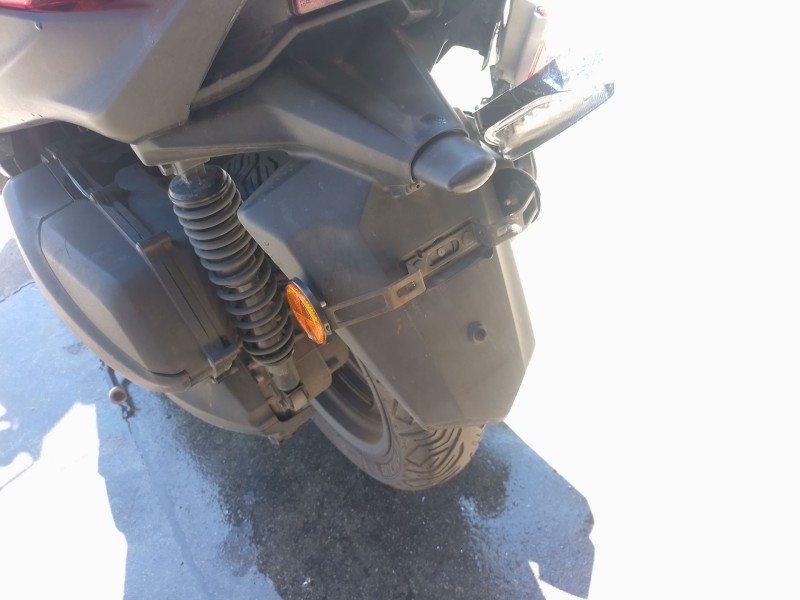 Recambio de portamatriculas para yamaha x-max x-max 300 (sh14) referencia OEM IAM   