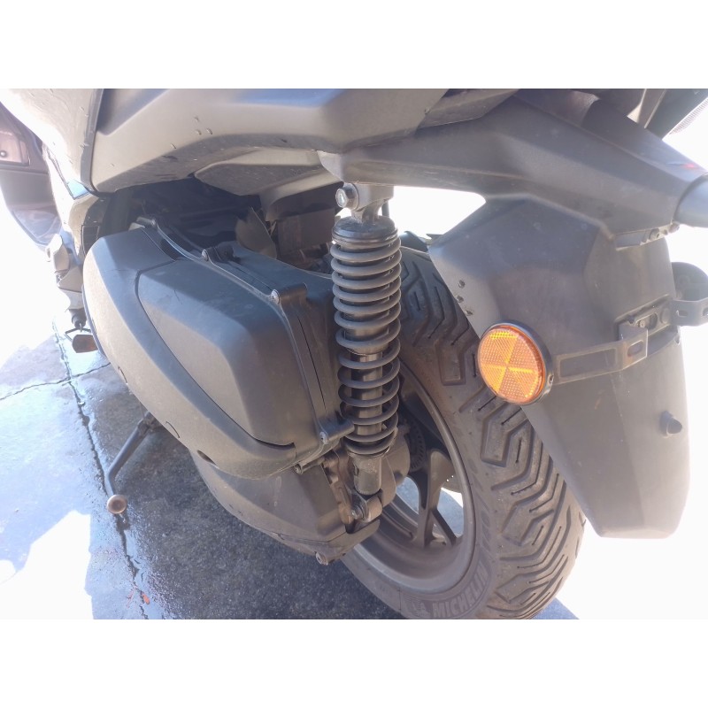 Recambio de amortiguador trasero izquierdo para yamaha x-max x-max 300 (sh14) referencia OEM IAM   