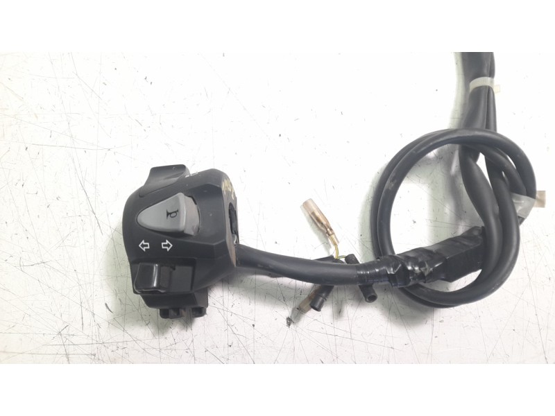 Recambio de piña luces izquierda para honda pcx 125 pcx 125 referencia OEM IAM 35200K1YD12  