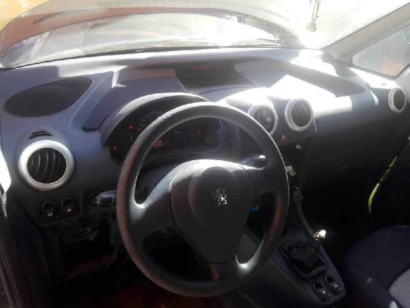 peugeot 1007 del año 2008