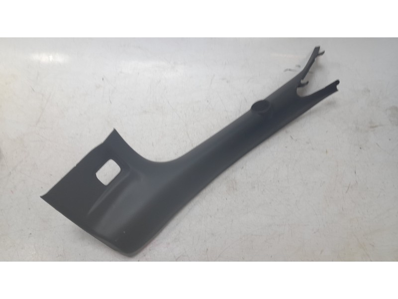 Recambio de moldura para ford mustang convertible gt referencia OEM IAM KR3B7603513  