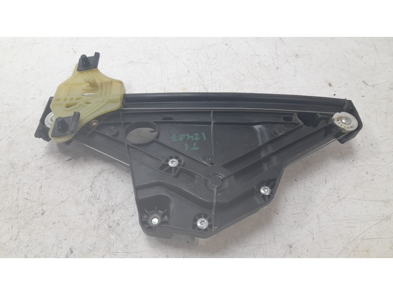 Recambio de elevalunas trasero izquierdo para renault clio v (b7_) tce 90 (b7mt) referencia OEM IAM 827217837R  