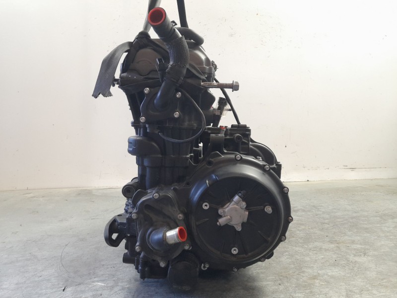 Recambio de despiece motor para triumph rocket 3 r referencia OEM IAM J  