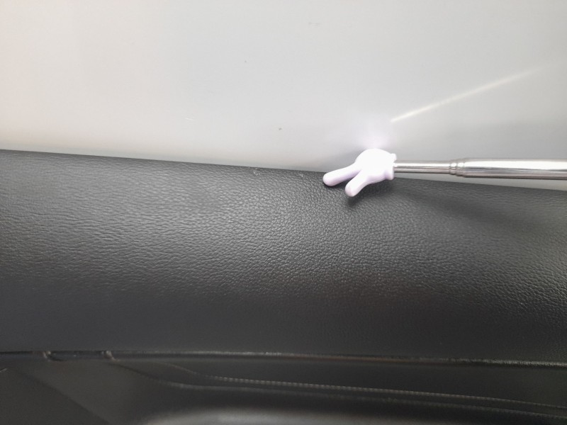 Recambio de guarnecido puerta delantera izquierda para ford mustang convertible gt referencia OEM IAM JR3B6323943  