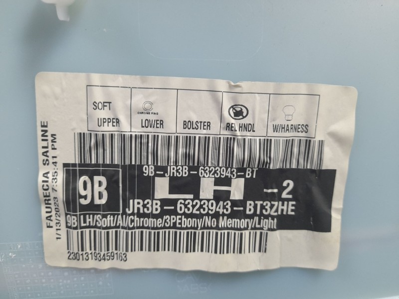 Recambio de guarnecido puerta delantera izquierda para ford mustang convertible gt referencia OEM IAM JR3B6323943  