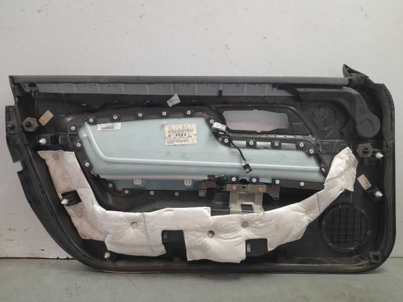 Recambio de guarnecido puerta delantera derecha para ford mustang convertible gt referencia OEM IAM JR3B6323942  