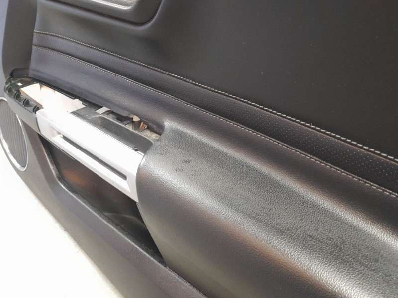 Recambio de guarnecido puerta delantera derecha para ford mustang convertible gt referencia OEM IAM JR3B6323942  