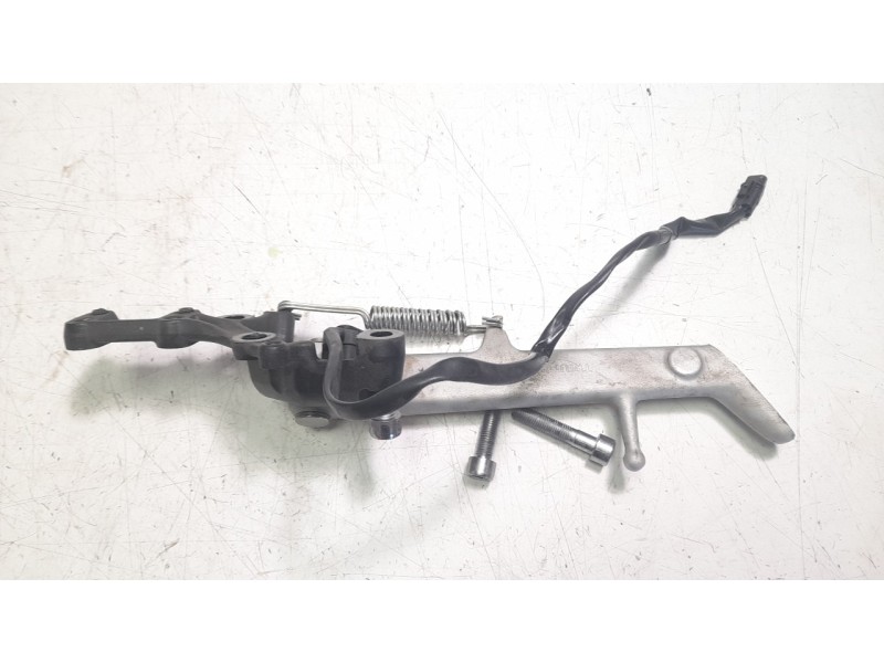 Recambio de caballete lateral para triumph rocket 3 r referencia OEM IAM T2082716  