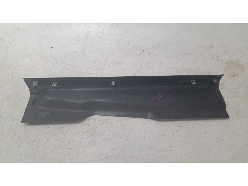 Recambio de moldura para ford mustang convertible gt referencia OEM IAM FR3B631321  