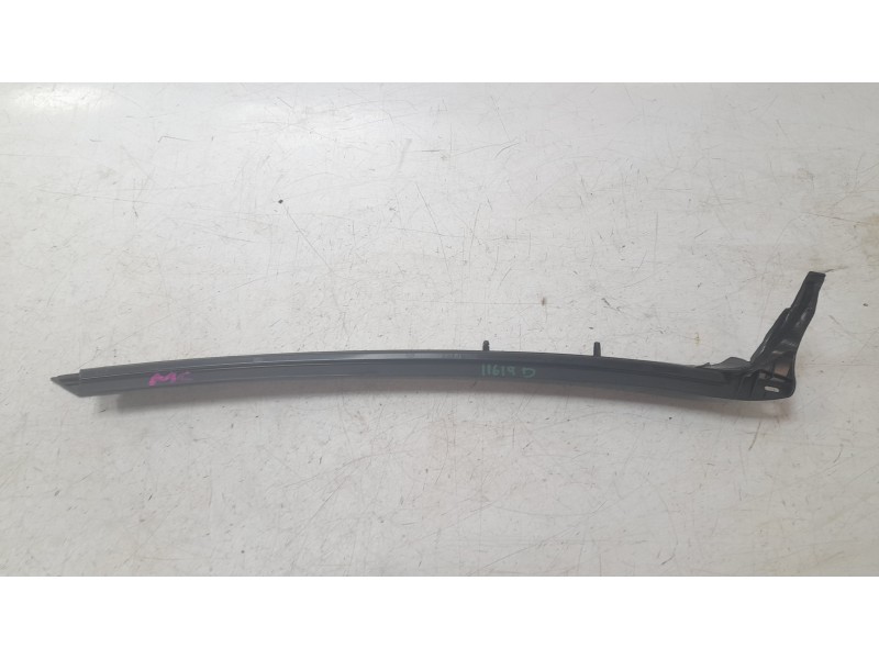 Recambio de moldura para ford mustang convertible gt referencia OEM IAM FR3B7602564  
