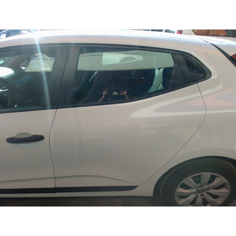 Recambio de puerta trasera izquierda para renault clio v (b7_) 1.5 blue dci 85 (b7ag) referencia OEM IAM   