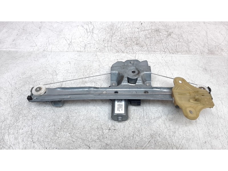 Recambio de elevalunas trasero derecho para renault clio iv referencia OEM IAM 827008880R  