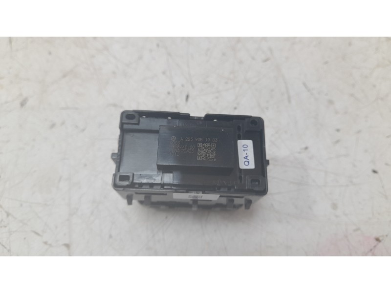 Recambio de mando elevalunas delantero derecho para mercedes-benz clase c (w206) c 200 d (206.003) referencia OEM IAM A223905190