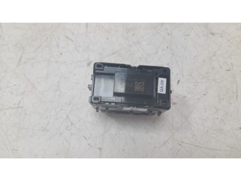 Recambio de mando elevalunas trasero izquierdo para mercedes-benz clase c (w206) c 200 d (206.003) referencia OEM IAM A223905190