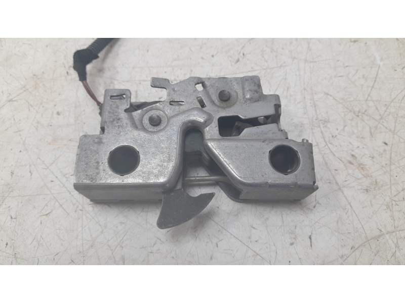 Recambio de cerradura capo para volkswagen touran (5t1) 2.0 tdi referencia OEM IAM 5G1823509D  EZCVW302