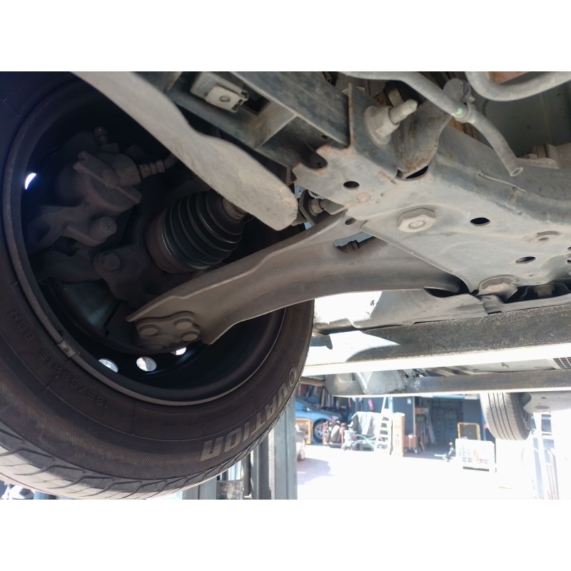 Recambio de brazo suspension inferior delantero derecho para renault clio v (b7_) 1.5 blue dci 85 (b7ag) referencia OEM IAM   