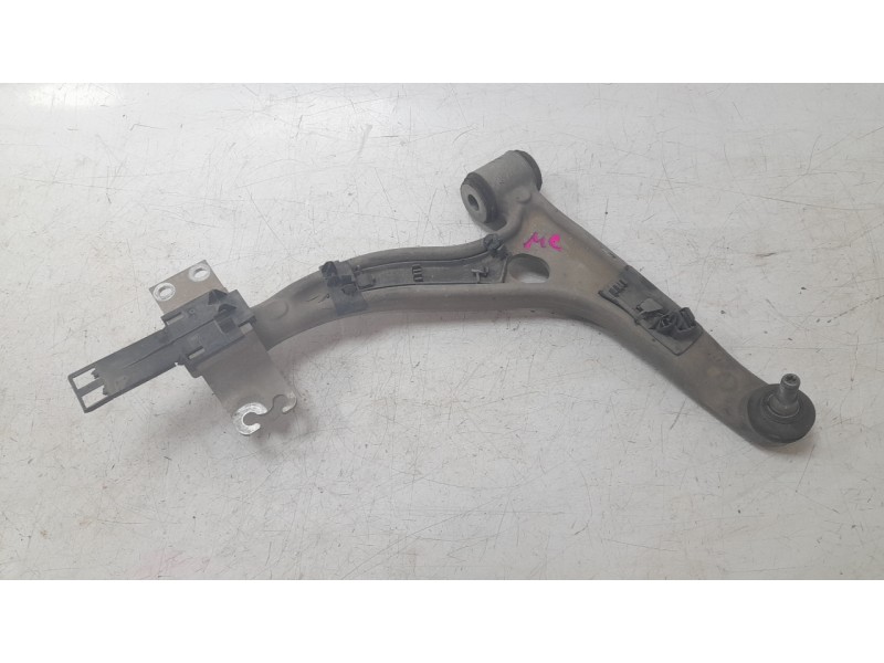 Recambio de brazo suspension inferior delantero derecho para mercedes-benz clase cla (w117) cla 200 cdi (117.308) referencia OEM