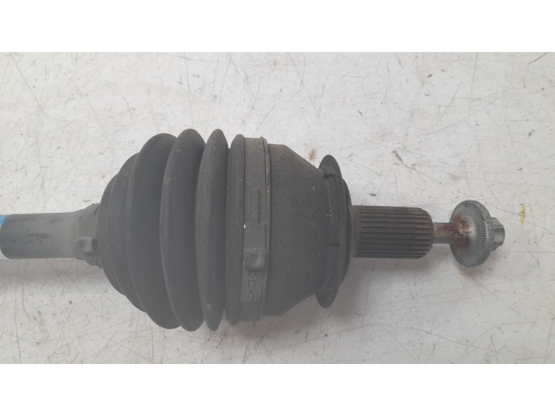 Recambio de transmision delantera izquierda para mercedes-benz clase cla (w117) cla 200 cdi (117.308) referencia OEM IAM 2463301
