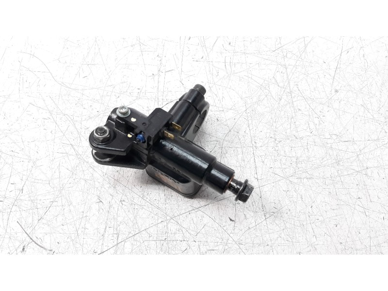 Recambio de bomba freno para yamaha nmax nmax 125 referencia OEM IAM 2DPF583V0000  