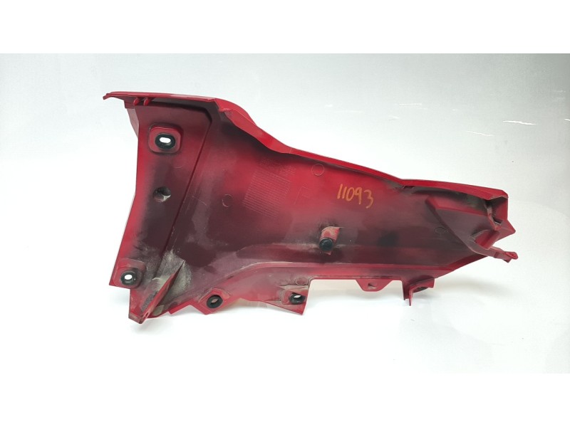 Recambio de moldura para honda nc 750 referencia OEM IAM 83520MKWD00ZA  
