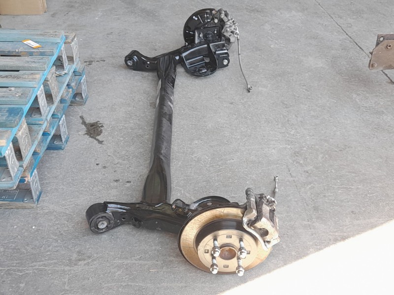 Recambio de puente trasero para kia rio iv (yb, sc, fb) 1.25 referencia OEM IAM 55100H8110  