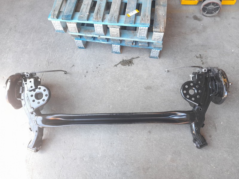 Recambio de puente trasero para kia rio iv (yb, sc, fb) 1.25 referencia OEM IAM 55100H8110  