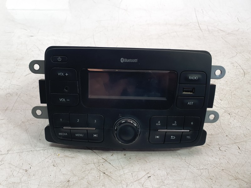 Recambio de sistema audio / radio cd para dacia duster (hs_) 1.2 tce 125 referencia OEM IAM 281153513R  