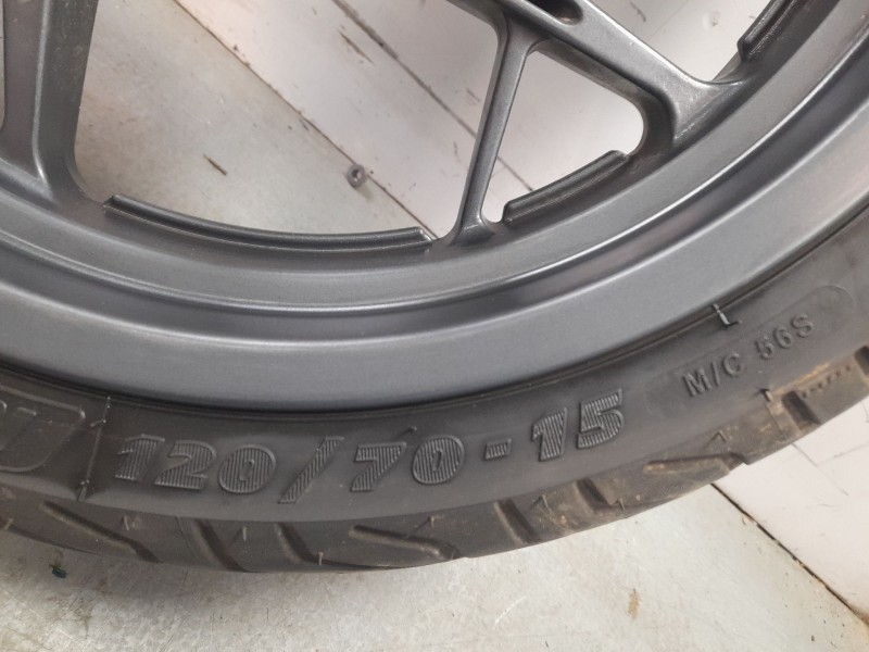 Recambio de llanta para yamaha x-max 125 referencia OEM IAM BL2F51600000  