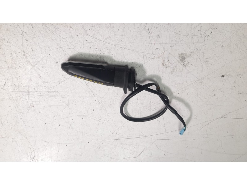 Recambio de piloto trasero derecho para honda cb 500x cb 500x referencia OEM IAM 33600MKPD81  