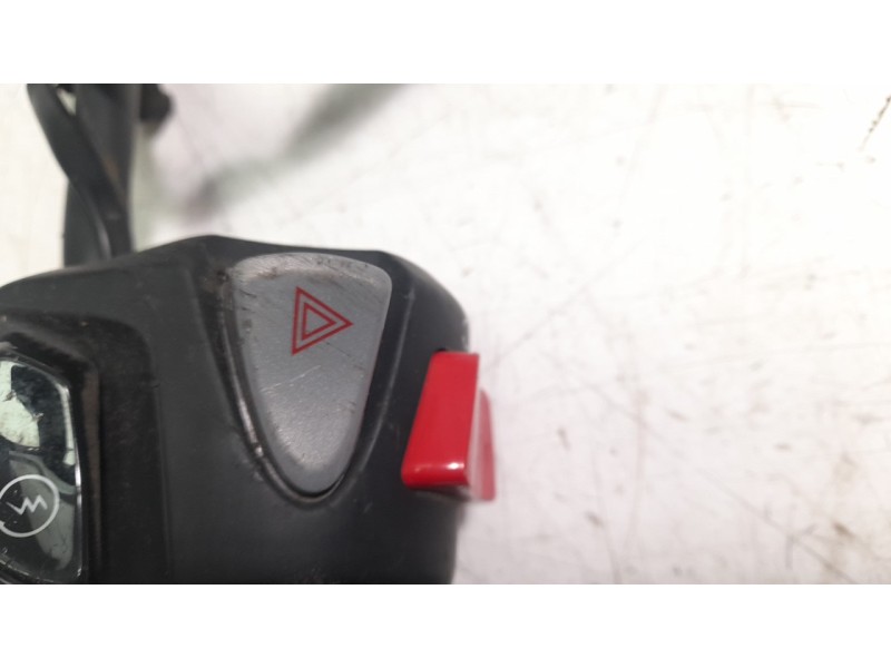 Recambio de piña luces derecha para honda cb 500x cb 500x referencia OEM IAM 35130MKPDQ1  