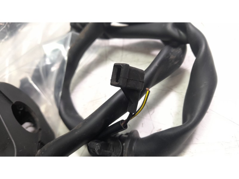 Recambio de piña luces derecha para honda cb 500x cb 500x referencia OEM IAM 35130MKPDQ1  