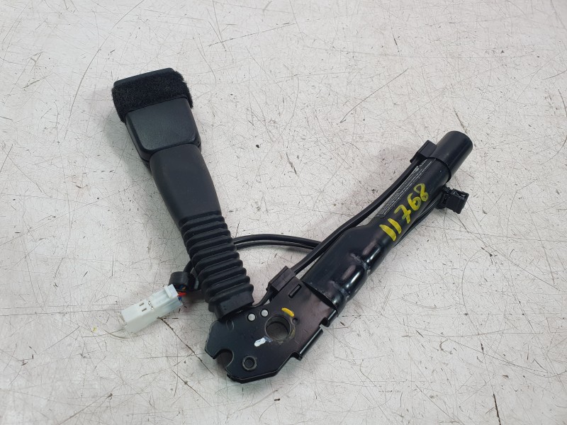 Recambio de cinturon seguridad delantero izquierdo para bmw serie 3 lim. (f30) 318d referencia OEM IAM 34110143D  