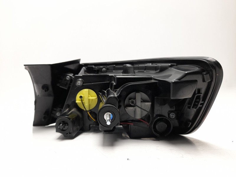 Recambio de piloto trasero izquierdo para renault arkana i (lcm_, ldn_) 1.3 tce 140 (ldn0) referencia OEM IAM 265555203R  