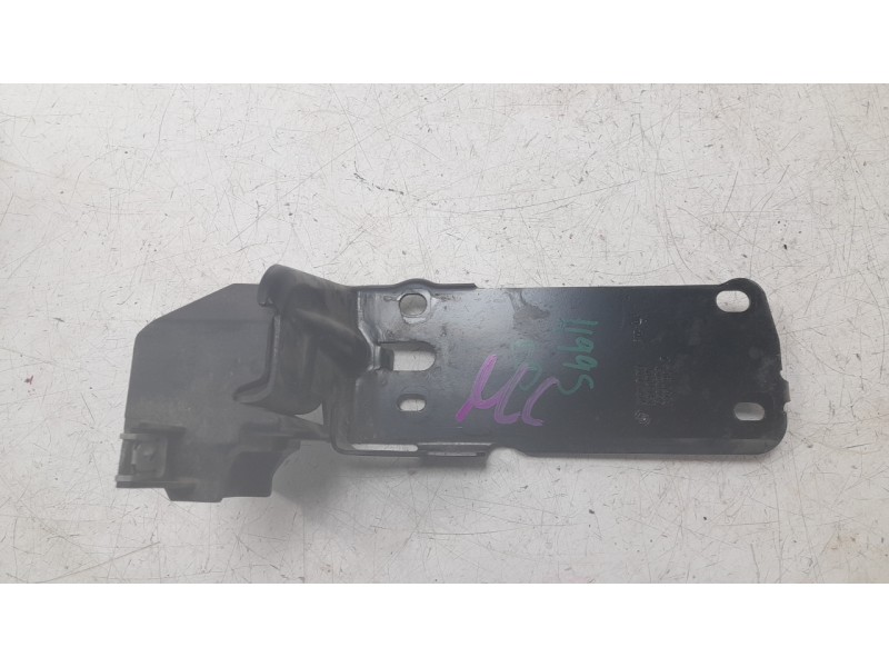 Recambio de soporte paragolpes delantero derecho para bmw x1 (e84) xdrive 20d referencia OEM IAM 51647117812  