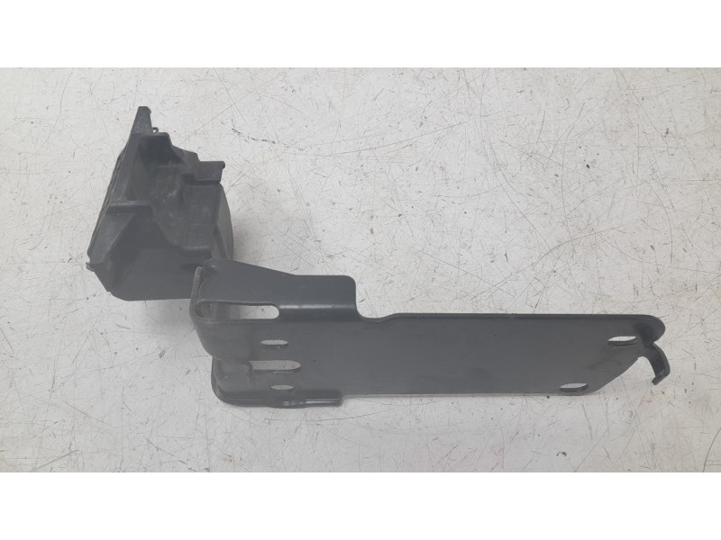 Recambio de soporte paragolpes delantero derecho para bmw x1 (e84) xdrive 20d referencia OEM IAM 51647117812  