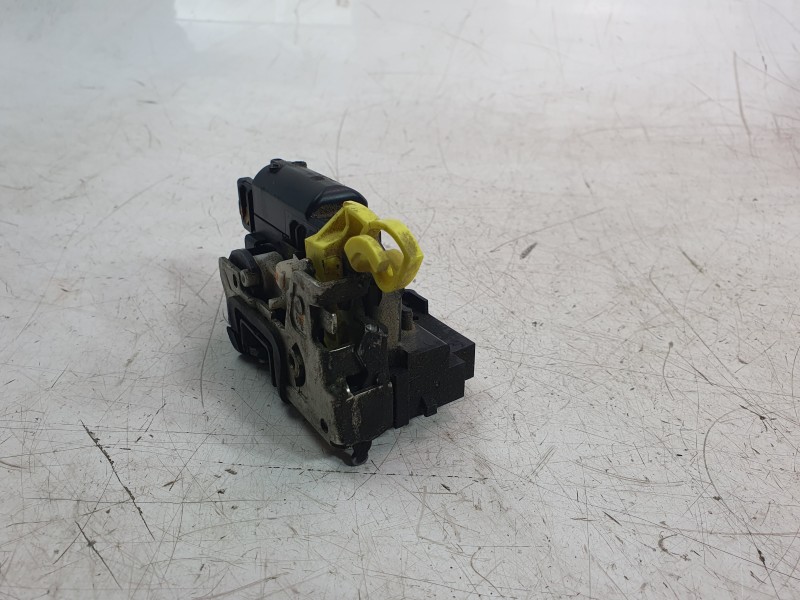 Recambio de cerradura puerta trasera derecha para dacia duster (hs_) 1.2 tce 125 referencia OEM IAM 825025967R  