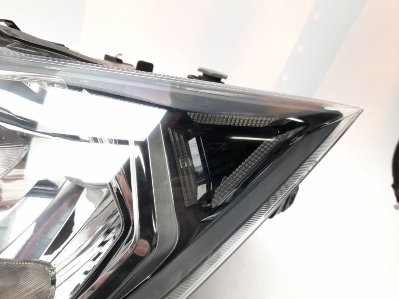 Recambio de faro izquierdo para seat arona (kj7, kjp) 1.0 tsi referencia OEM IAM 6F1941015B  10121371004/11854511/9010073