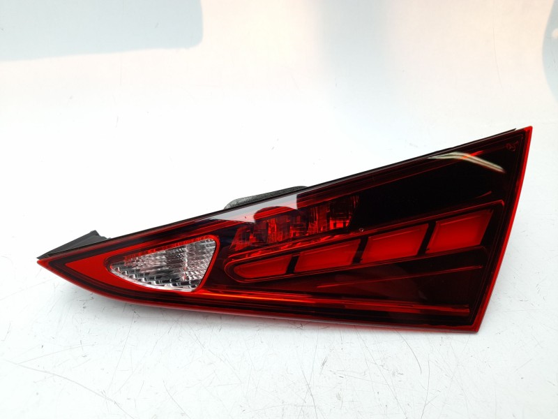 Recambio de piloto trasero derecho interior para mercedes-benz clase c (w206) c 200 d (206.003) referencia OEM IAM A2069064000  