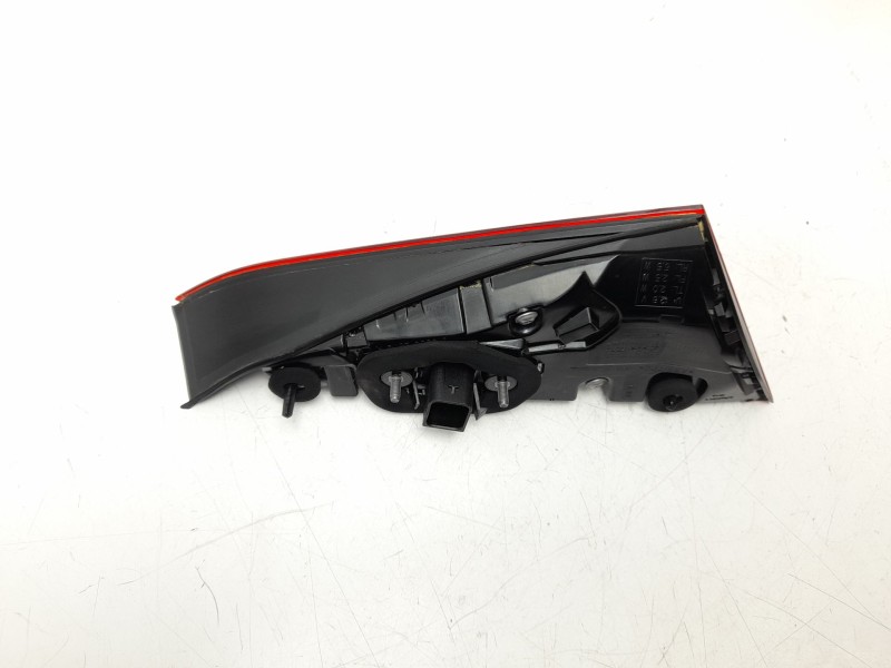 Recambio de piloto trasero derecho interior para mercedes-benz clase c (w206) c 200 d (206.003) referencia OEM IAM A2069064000  